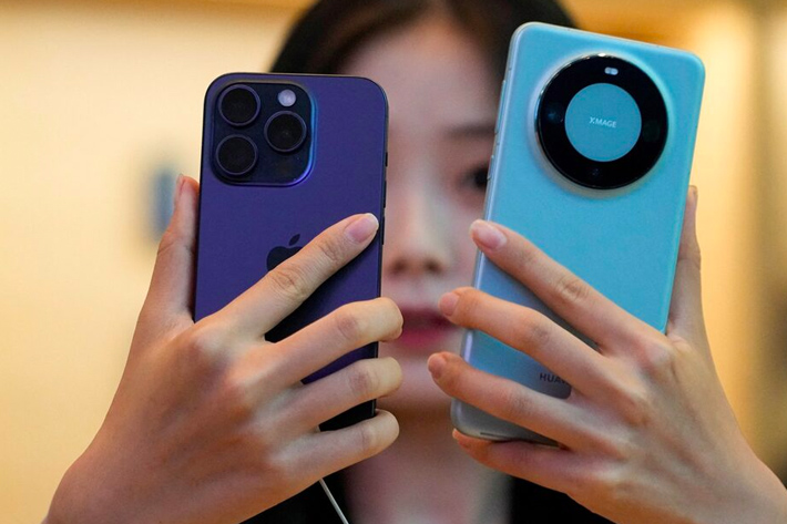 Apple Sales in China Plunge 50%, Huawei Back on Top – Fortune